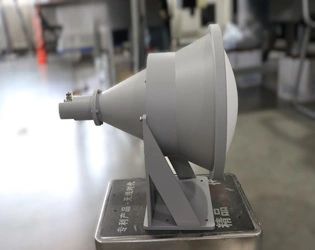 How does the point focusing horn lens antenna improve the directionality and gain of a signal?